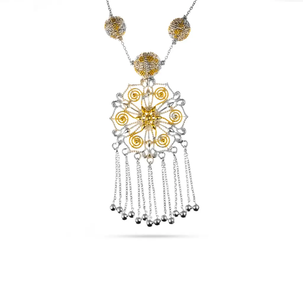 Necklace .webp