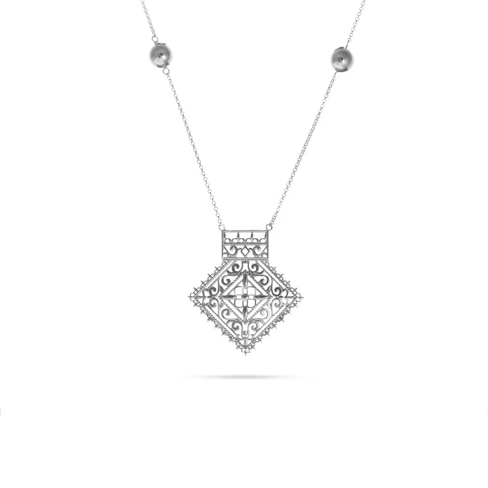 Necklese.webp